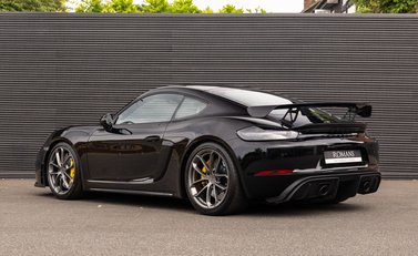 Porsche Cayman GT4 (718) 4