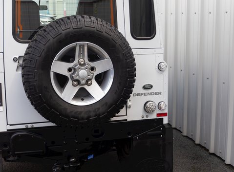 Land Rover Defender 90 Landmark 20