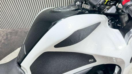Honda VFR1200F 2010 VFR 1200 ONLY 22K LONG MOT SPORTS TOURER 1200CC 35