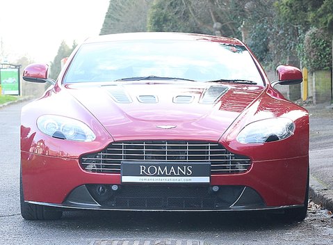 Aston Martin V12 Vantage 2