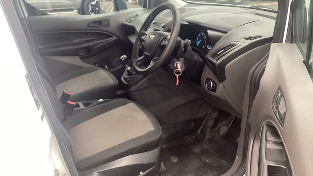 Ford Transit Connect LWB L2H1 Low Roof 210 EURO 6 NO VAT 9