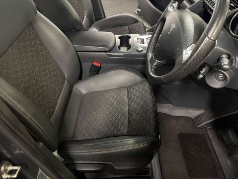 Peugeot 3008 BLUE HDI S/S ALLURE 12