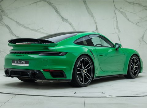 Porsche 911 Turbo S (992) 6