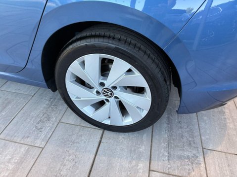 Volkswagen Golf 1.5 eTSI MHEV Style DSG Euro 6 (s/s) 5dr 17