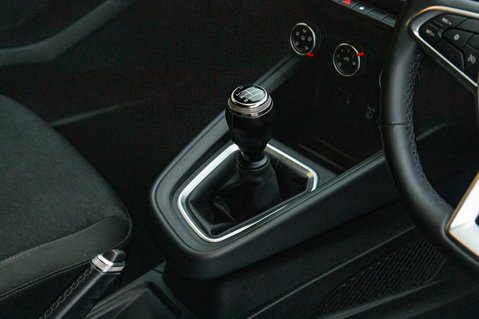 Renault Clio ICONIC TCE 31