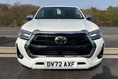 Toyota Hilux Invincible 4WD D-4D Double Cab Pickup 9