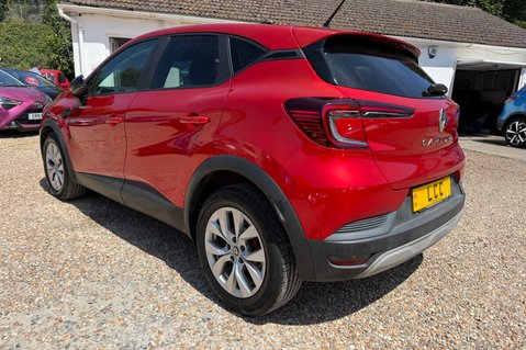 Renault Captur ICONIC TCE.. 3 MAIN DEALER SERVICES.. 1 PREVIOUS KEEPER.. STUNNING EXAMPLE 15