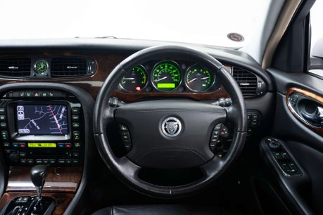 Jaguar XJ 3.0 XJ Sovereign V6 Auto 4dr 18