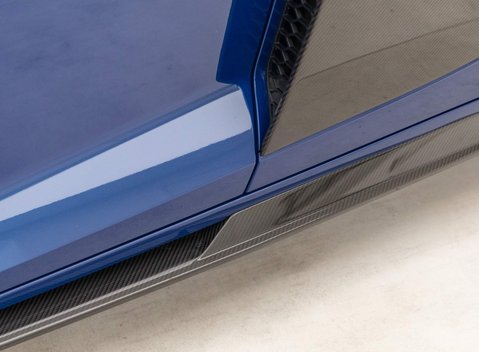 Audi R8 V10 Performance Carbon Black Spyder 25