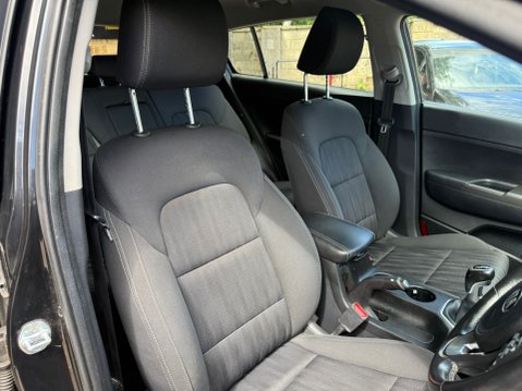 Kia Sportage 1.6 GDi 1 SUV 5dr Petrol Manual Euro 6 23