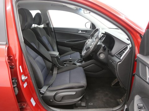 Hyundai TUCSON 2.0 CRDi SE Nav Auto 4WD Euro 6 5dr 20