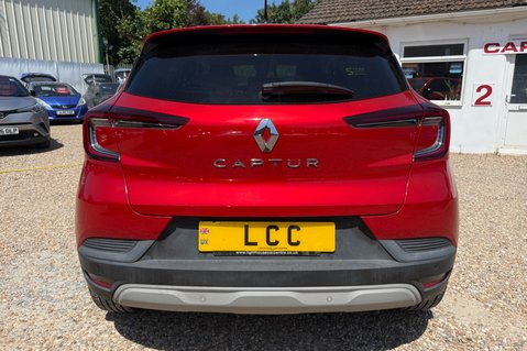Renault Captur ICONIC TCE.. 3 MAIN DEALER SERVICES.. 1 PREVIOUS KEEPER.. STUNNING EXAMPLE 12