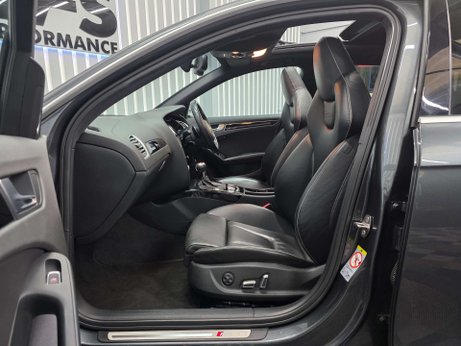 Audi RS4 4.2 FSI V8 Estate 5dr Petrol S Tronic quattro Euro 5 (450 ps) 39