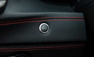 Ferrari 488 SPIDER 32