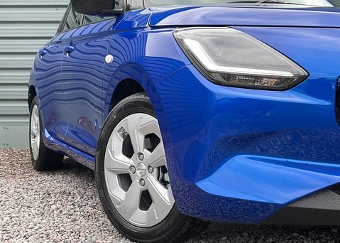 Suzuki Swift Motion 1.2 Mild Hybrid CVT 2