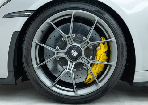 Porsche 911 GT3 Touring (992) 