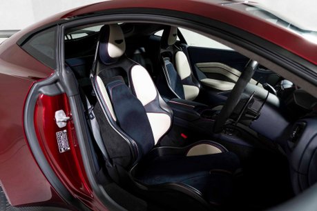 Aston Martin Vantage V12. 1 OF 333. OVER £45K IN OPTIONS. LIGHTWEIGHT PACKAGE. LIVERY PACKAGE. 17