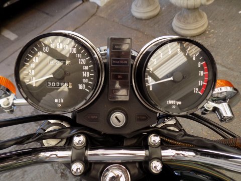 Kawasaki Z900 A4 16
