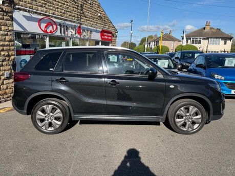 Suzuki Vitara SZ-T BOOSTERJET MHEV 9