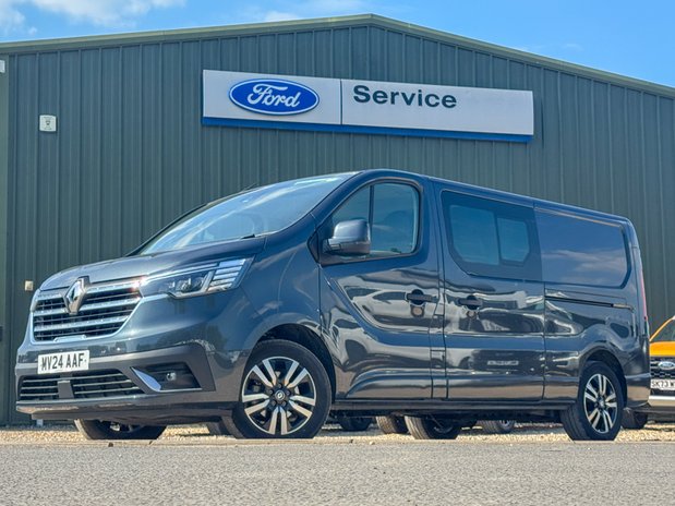 Renault Trafic Crew Cab AUTO LWB L2H1 Sport LI30 A/C Alloys Nav Sensors Tow Bar EURO 6 2