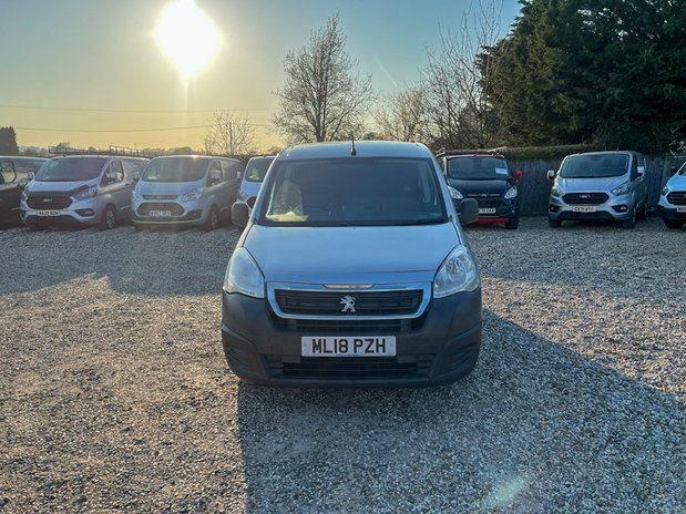 Peugeot Partner SWB L1H1 (SOLD) Low Roof Professional Air Con Nav Sensors EURO 6 NO VAT 3