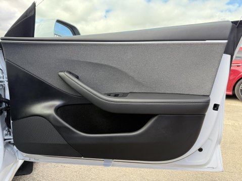 Tesla Model 3 Saloon 4dr Electric Auto RWD (208 ps) 32