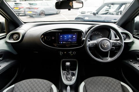 Toyota Aygo X VVT-I EDGE 3