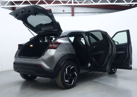 Nissan Juke 1.6 N-Connecta SUV 5dr Petrol Hybrid Auto Euro 6 (143 ps) 57
