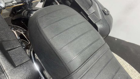 Moto Guzzi V7 750 2009 26K NEW MOT SERVICED 1 OWNER MODERN RETRO BIKE 750CC 23