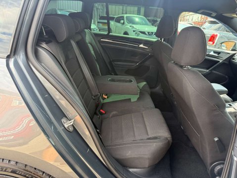 Volkswagen Golf 2.0 Golf R TSi Semi-Auto 4WD 5dr 21
