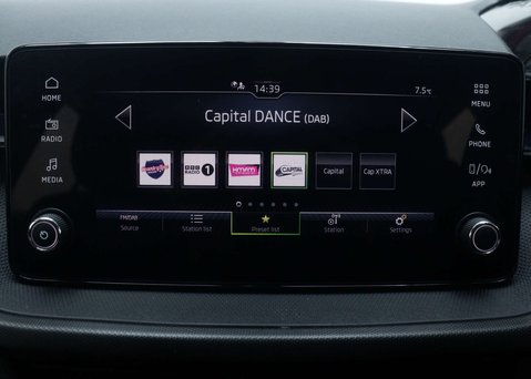 Skoda Fabia 1.0 Fabia SE Comfort TSi Semi-Auto 5dr 24