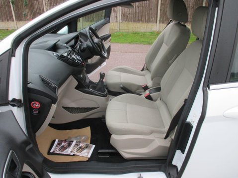 Ford B-Max 1.0T EcoBoost Titanium Navigator Euro 6 5dr 22