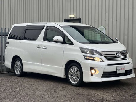 Toyota Vellfire GOLDEN EYES II V6