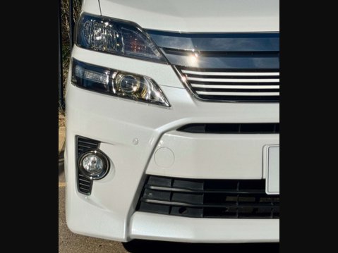 Toyota Vellfire GOLDEN EYES II V6 32