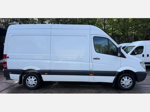 Mercedes-Benz Sprinter 2.1 213 CDi BlueEFFICIENCY Panel Van 4dr Diesel Manual RWD L2 (200 g/km, 12 16