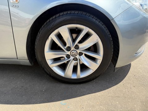 Vauxhall Insignia 2.0 CDTi SRi Nav Auto Euro 5 5dr 21