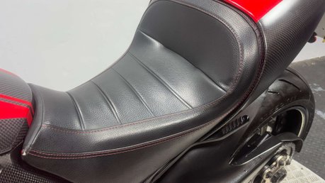 Ducati Diavel 1198 CARBON EDITION 24K 1 OWNER JUST SERVICED MOT APRIL 2027 48