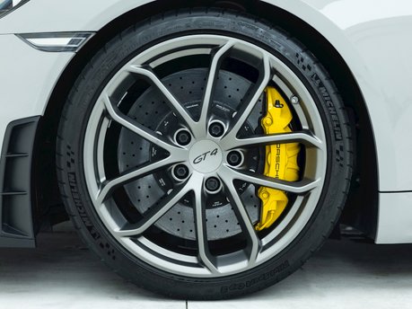 Porsche Cayman GT4 (718) 