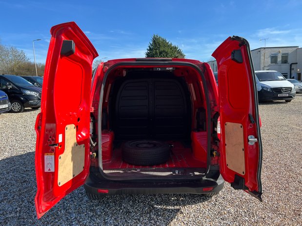 Ford Transit Courier SWB L1H1 Low Roof EURO 6 NO VAT 9