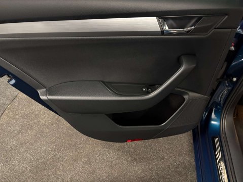 Skoda Superb 2.0 Superb SE L Executive TDI Semi-Auto 5dr 38