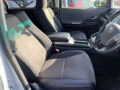 Toyota Alphard 2.4 HYBRID 7