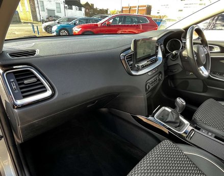 Kia Xceed 1.0 XCeed Connect ISG 5dr 17
