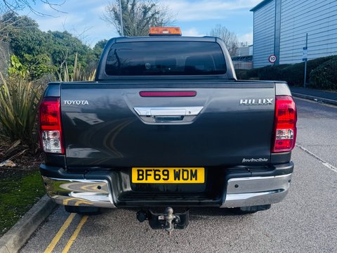 Toyota Hilux INVINCIBLE 4WD D-4D DCB 6