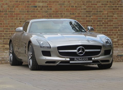 Mercedes-Benz SLS AMG 1