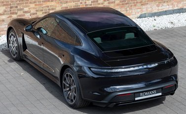 Porsche Taycan Turbo 9