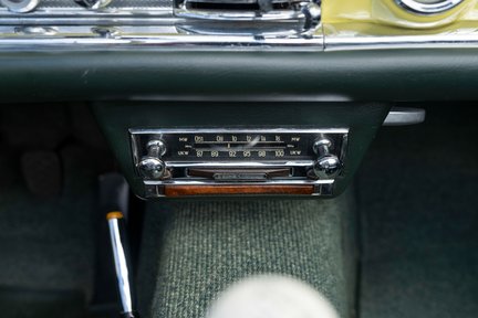 Mercedes-Benz SL Series 300SL Roadster 32