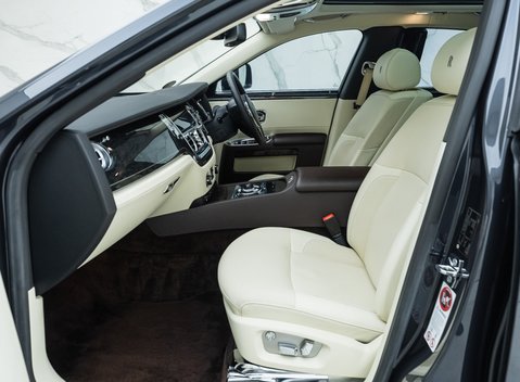 Rolls-Royce Ghost V12 29