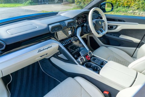 Lamborghini Urus V8 8