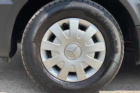 Mercedes-Benz Sprinter 319 V6 Cdi Lwb Hr Panel Van - Twin Side Doors / Air Con / Rear Camera 37