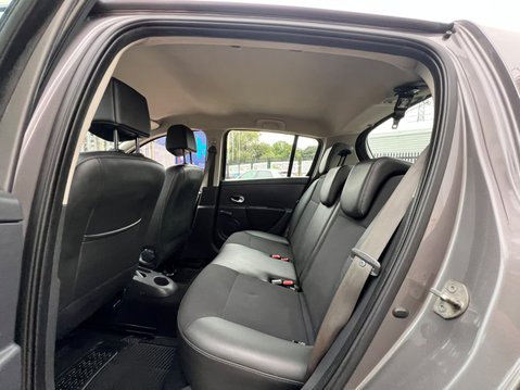 Renault Clio DYNAMIQUE TOMTOM 16V 65